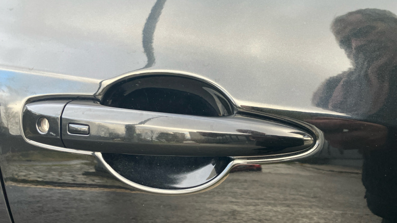 Nissan Juke 1.0 DiG-T N-Connecta 5dr Petrol Hatchback